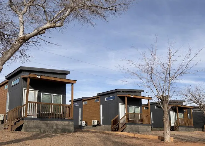 Lodge Powell - Tiny King *
